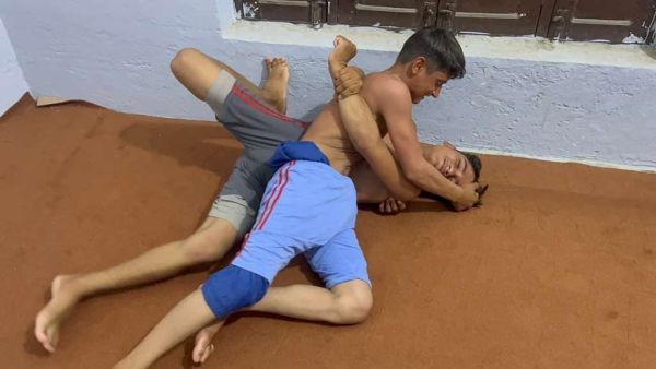 Leo Vs Max 10 Minutes DVD
