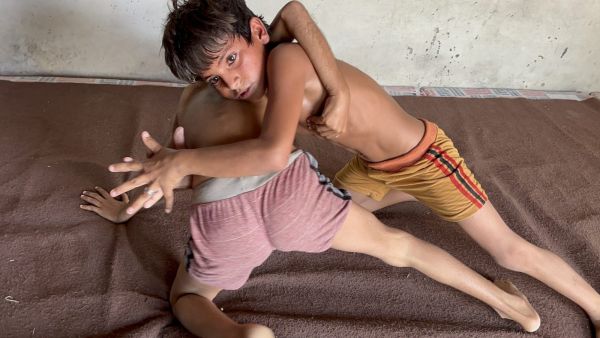 Shahzaib vs Muzamil 19 Minutes of Very Hard Fighting Kids DVD